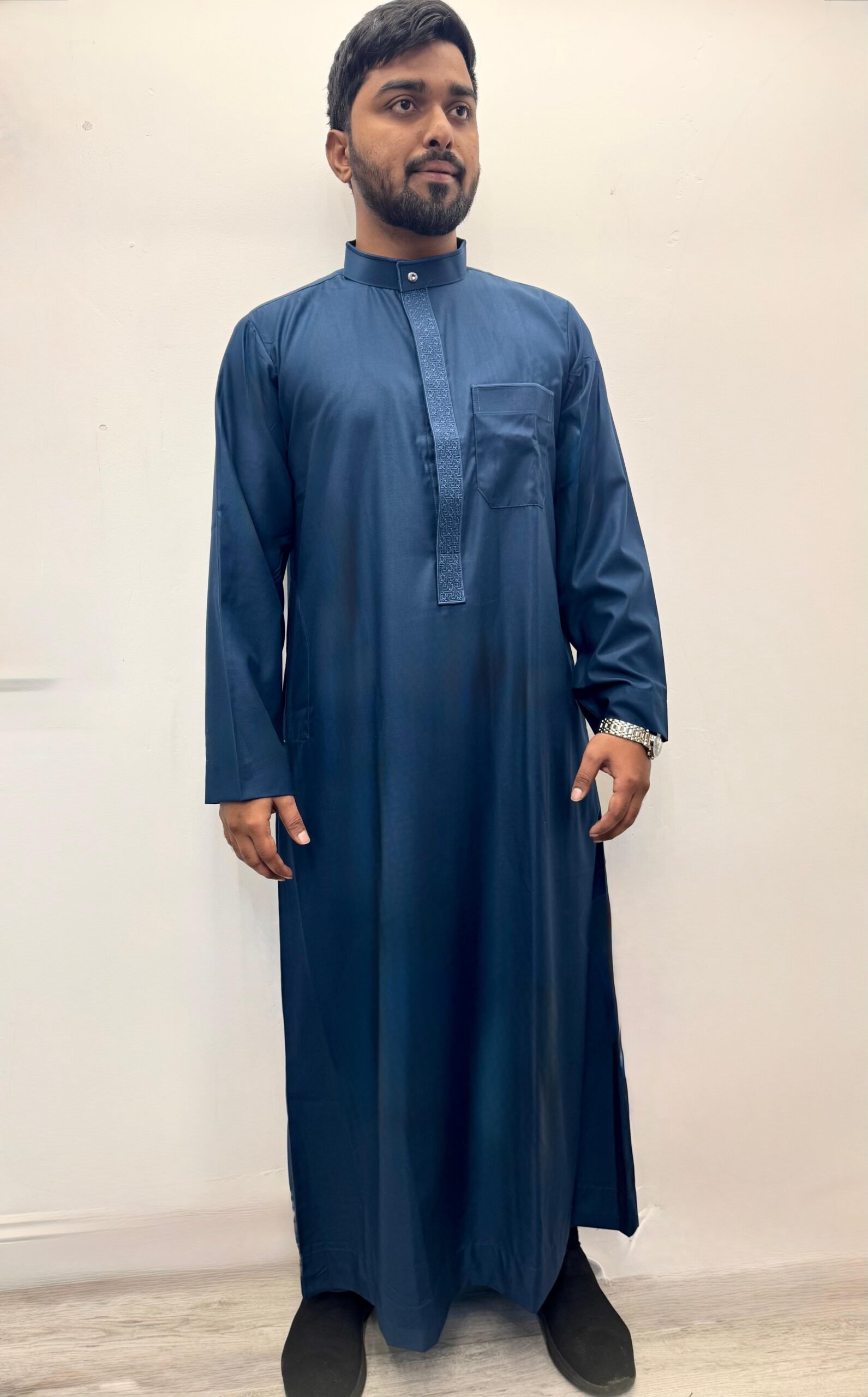 luxury embroidered collar thobe