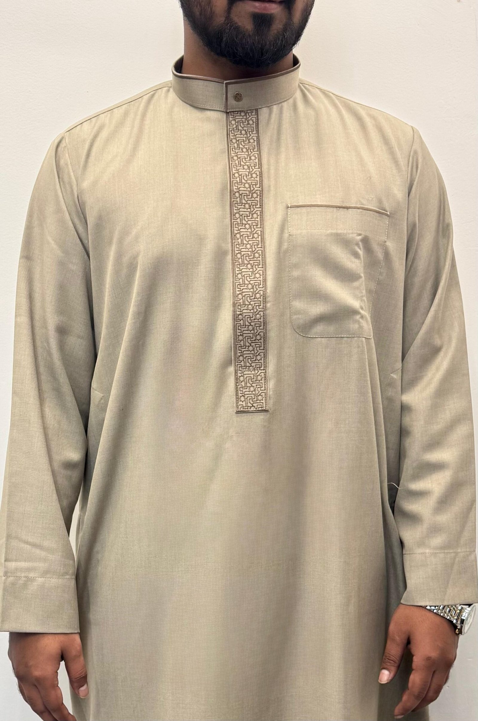 luxury embroidered collar thobe