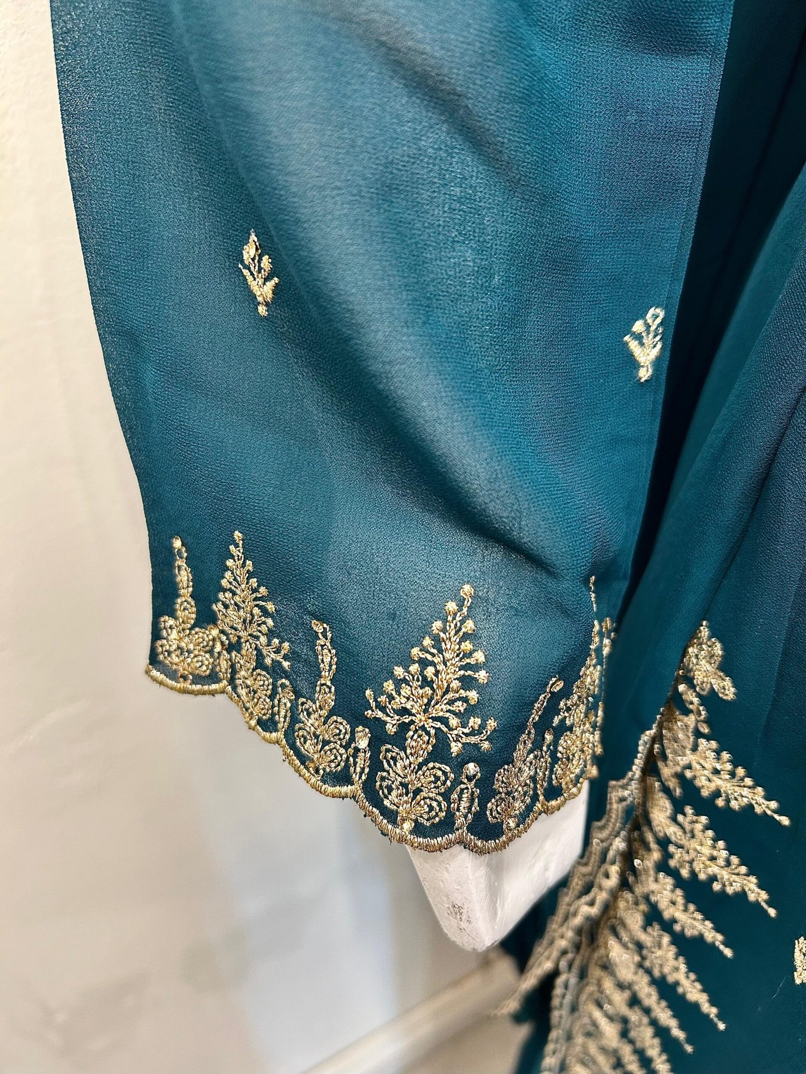 Luxuries Green Sharara Suit - Image 3