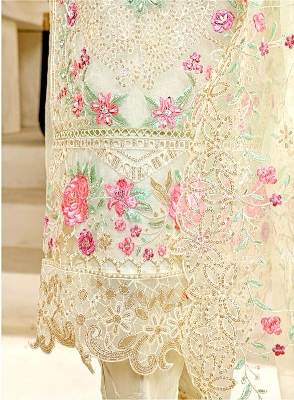 BIN SAEED LUXURY EMBROIDERED CHIFFON AND ORGANZA 3PC COLLECTION - Image 5