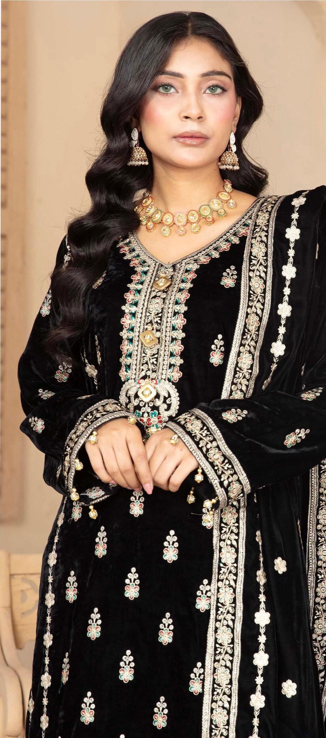 ANDAAZ E KHAS Midnight Velvet Majesty Suit - Image 4