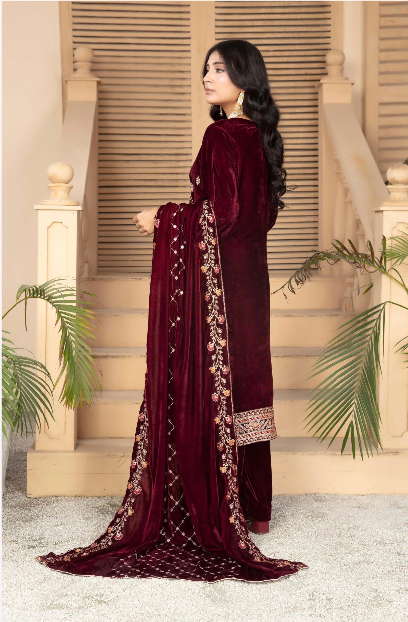 ANDAAZ E KHAS Maroon Velvet Suit - Image 4