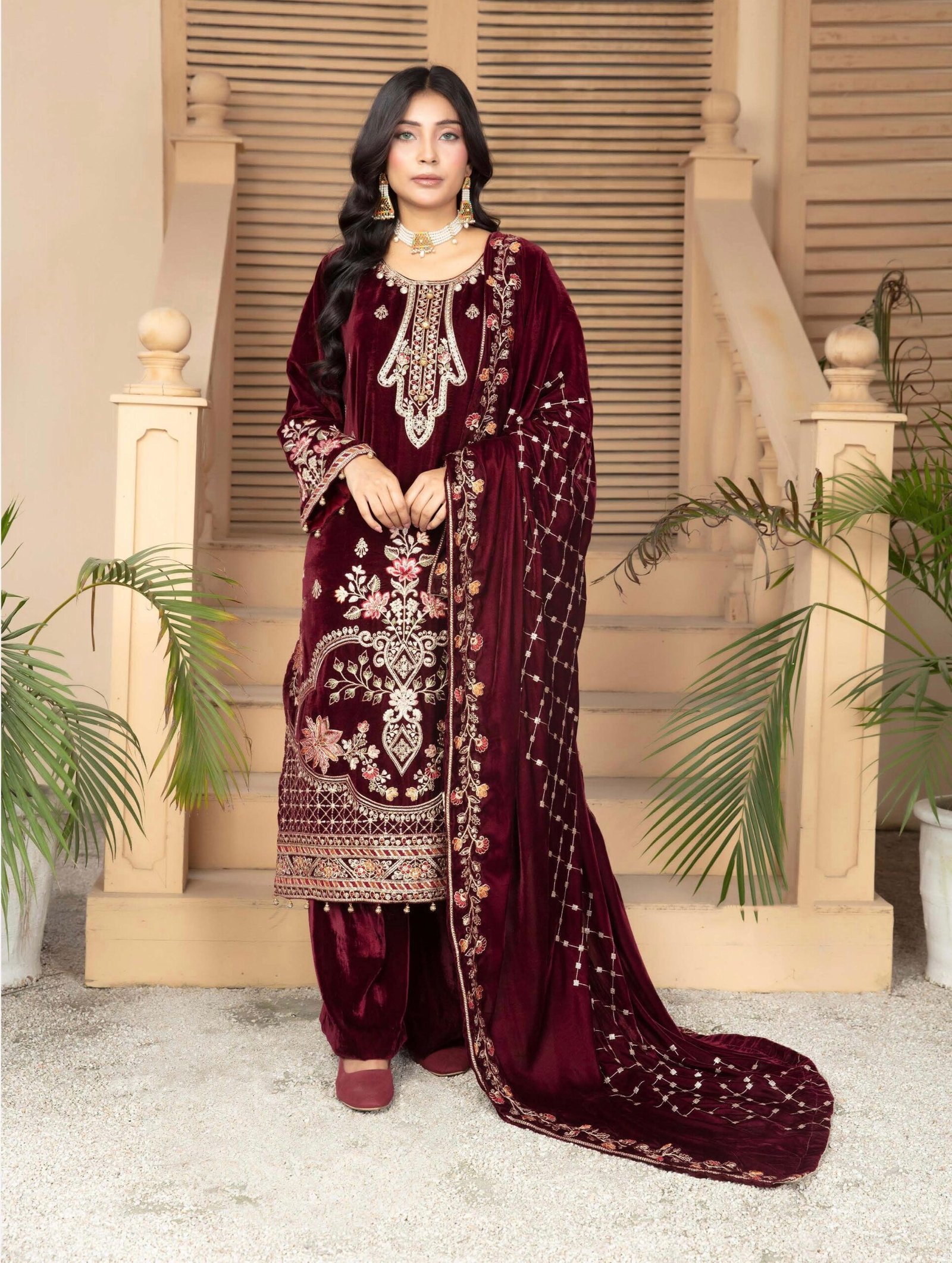 ANDAAZ E KHAS Maroon Velvet Suit - Image 5
