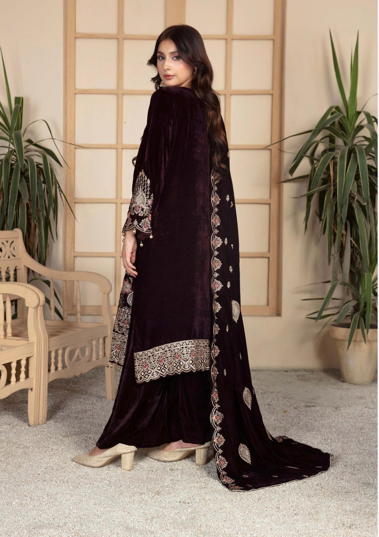 ANDAAZ E KHAS Maroon Velvet Suit - Image 3