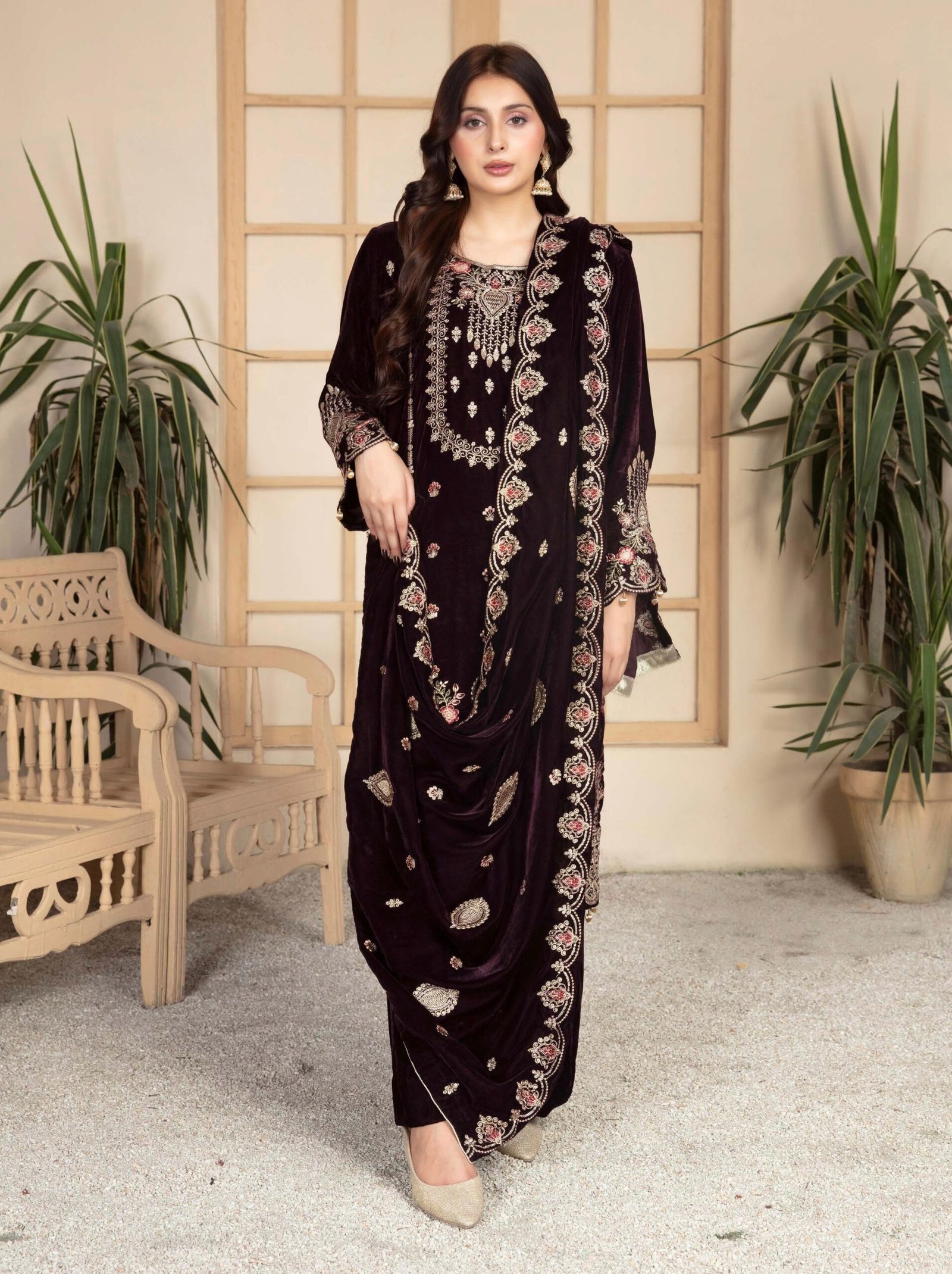 ANDAAZ E KHAS Maroon Velvet Suit - Image 4