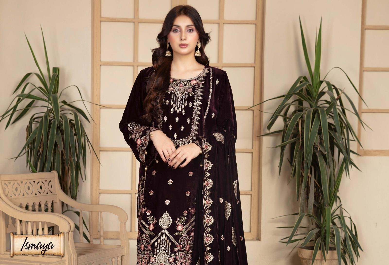 ANDAAZ E KHAS Maroon Velvet Suit - Image 5