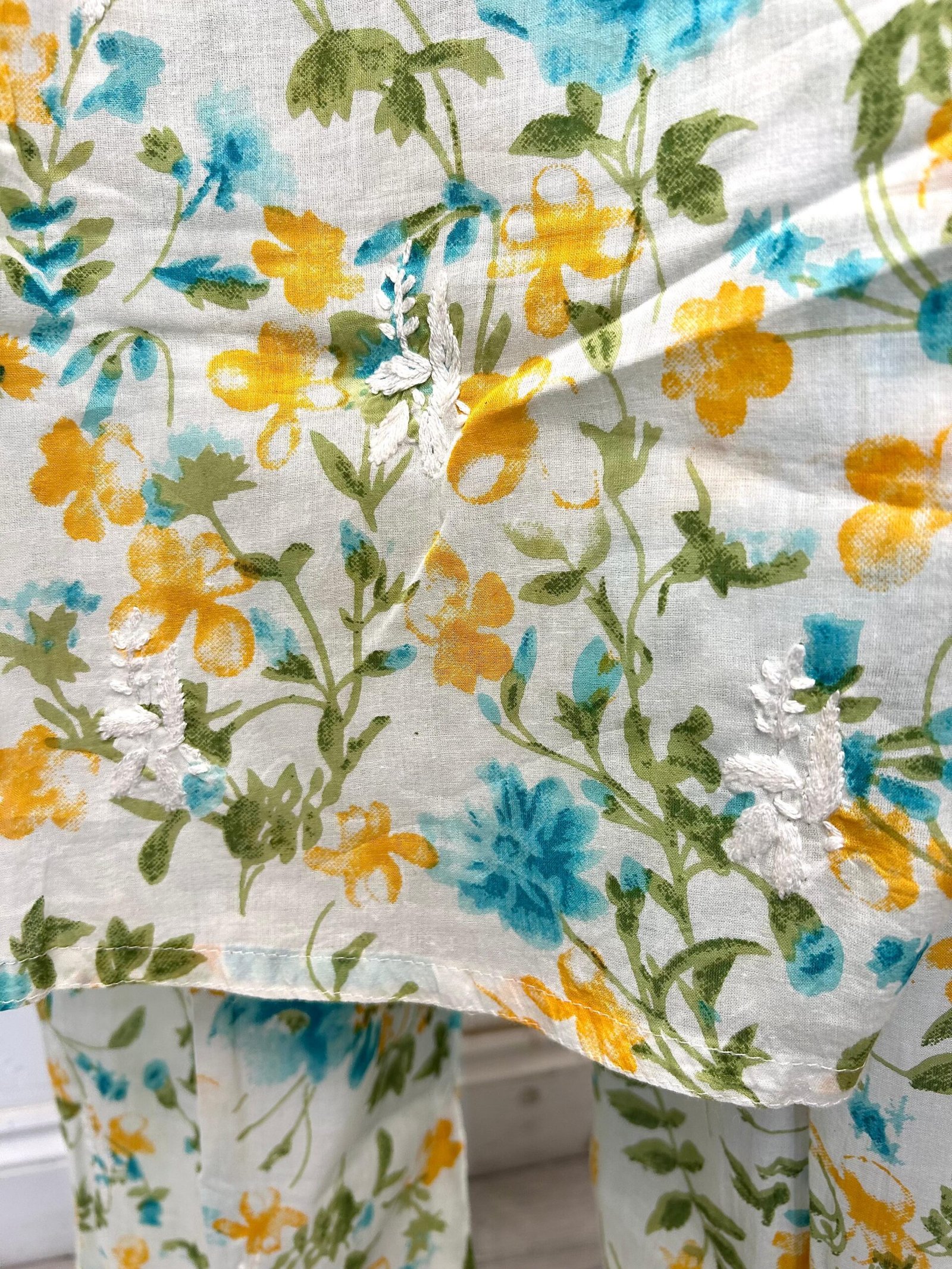 Lucknowi Chikankari Straight Kurti - Image 4